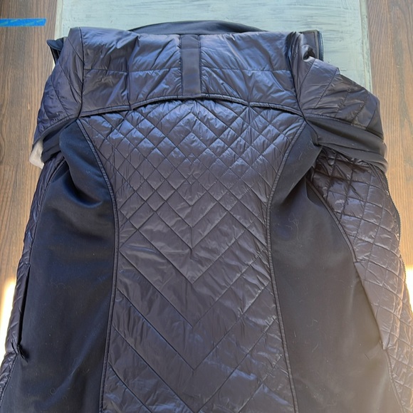 Women’s Athleta Rain/Warm/Wind Hooded Jacket, Size Small - Picture 7 of 9